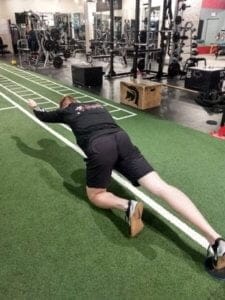 Personal Trainer in Vaughan gym demonstrating fitness